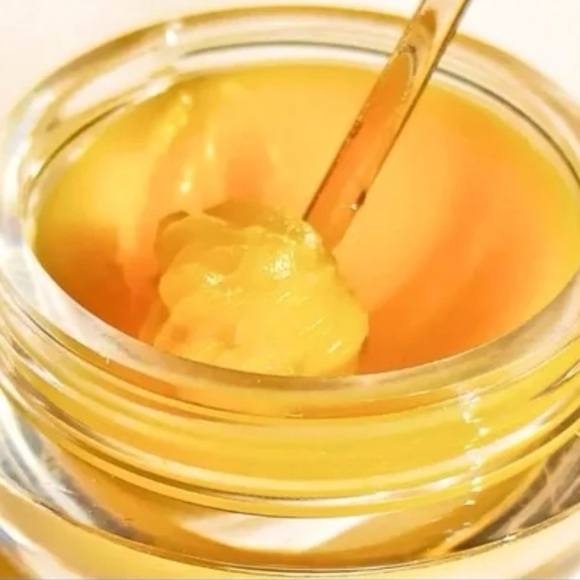 Bee Balm Propolis Lip Balm & Hydrating Lip Mask Set - Picture 5 of 9